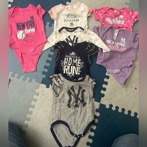 New York Yankees Onesies - Set of 7 - Size 0-6 Months